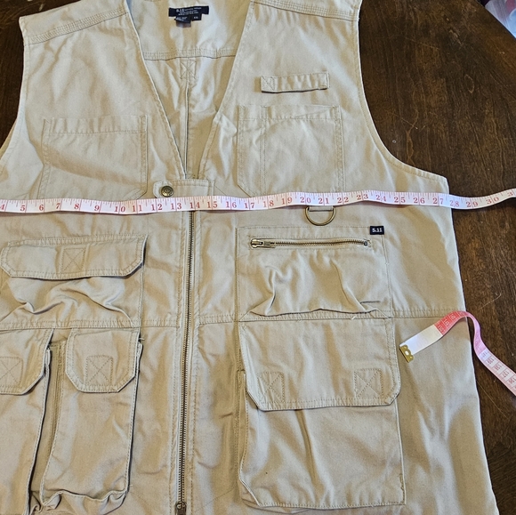 5.11 Tactical Series Vest Mens XXL Model 80001 Tan CCW, Ripstop Hunting Taclite - Picture 9 of 10